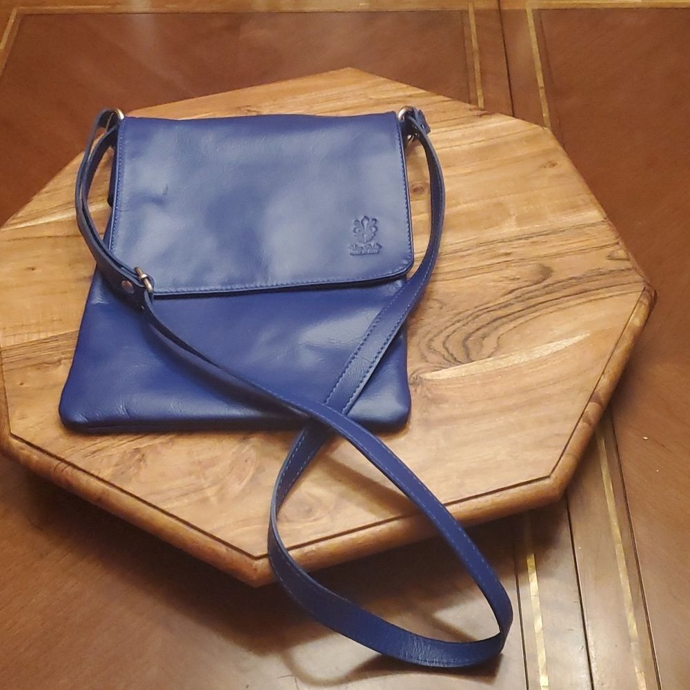 Vera Pelle crossbody handbag (blue) 9in x 11in - Picture 4 of 5